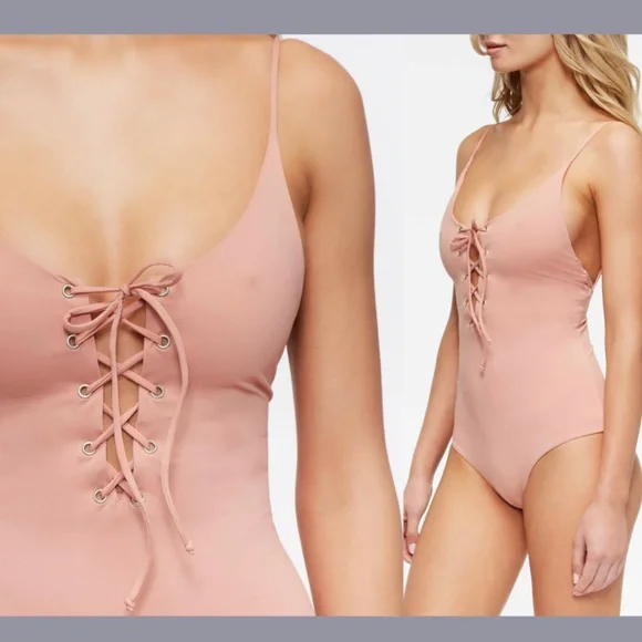 NWT TAVIK [ Medium ] Monahan Lace Up One Piece Swimsuit in‎ Rose Dawn
